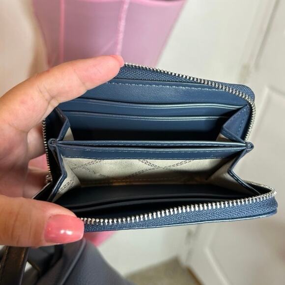 °｡⋆♡ Michael Kors Blue Backpack With Matching Small Wallet (HB-11) - Picture 10 of 10